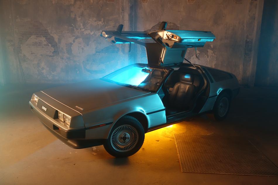 Car delorean