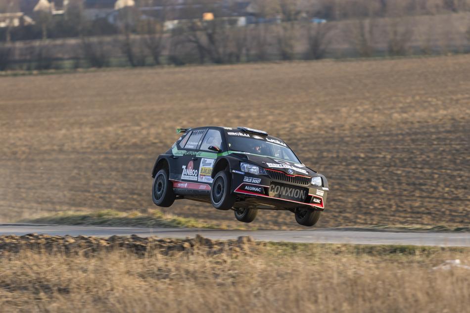 Vehicle Bottom action