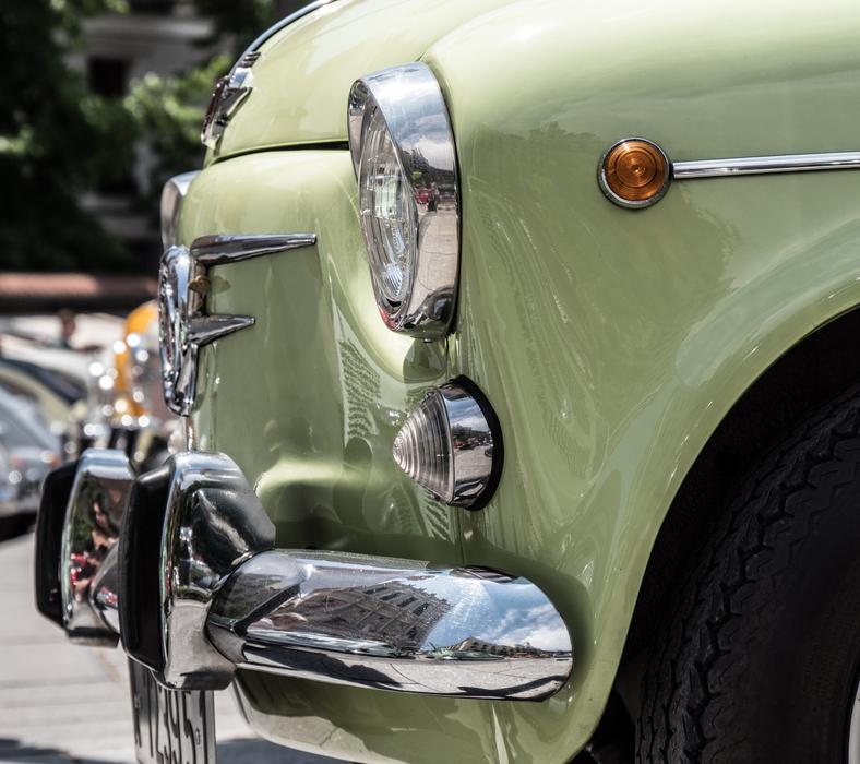 Seat 600 car