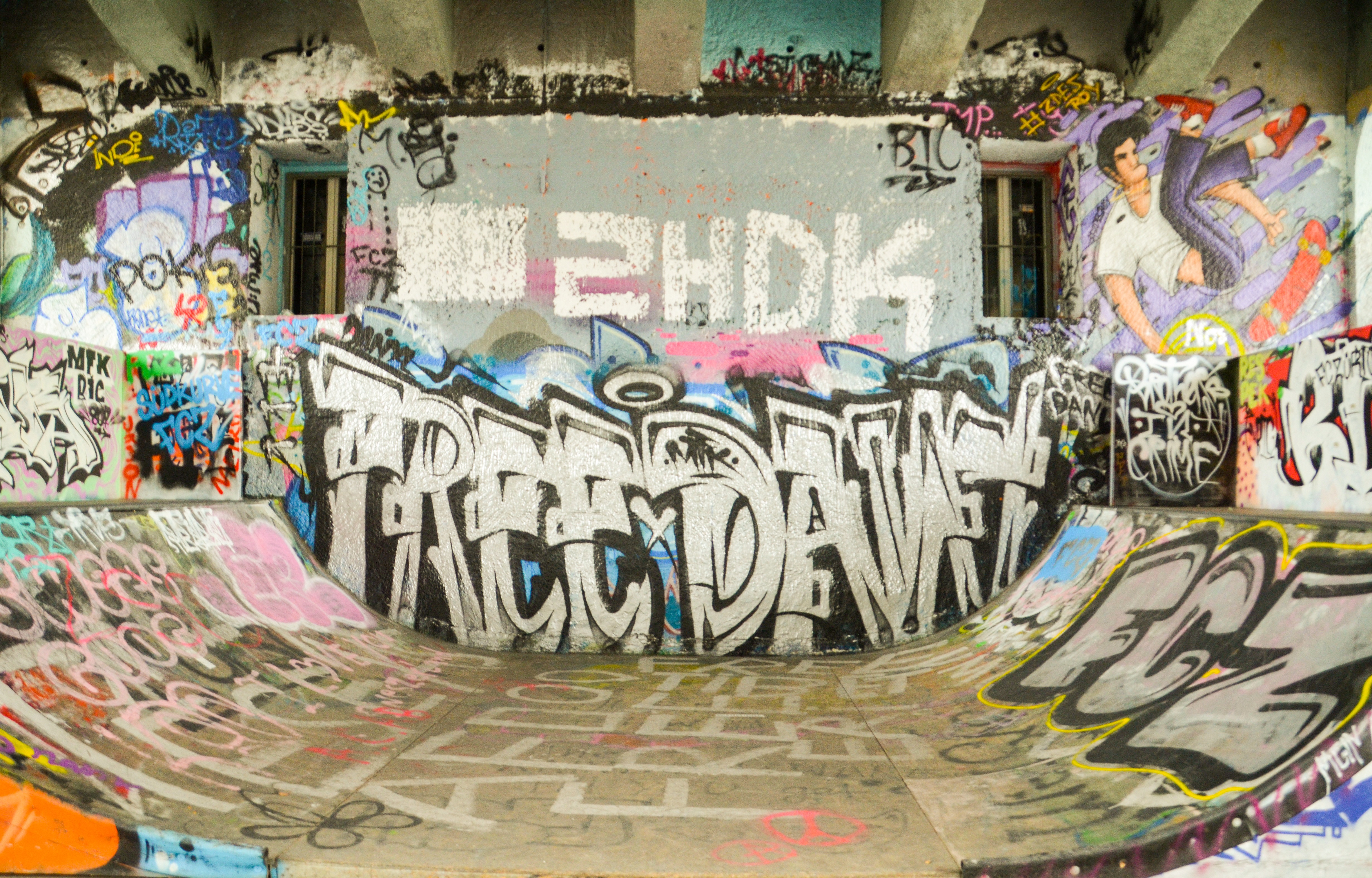Граффити в скейтпарке