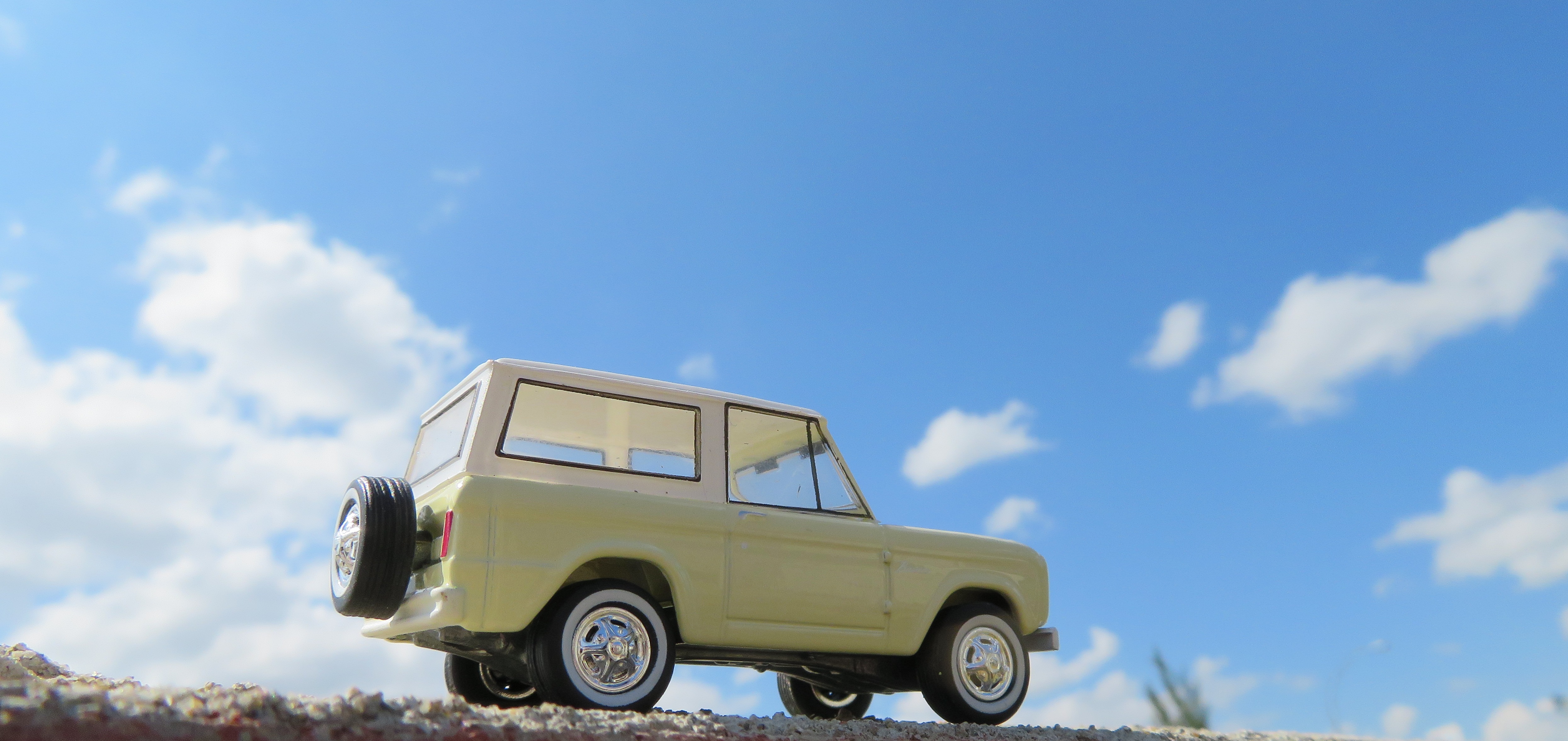 greenlight 1 18 ford bronco