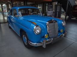blue classic Mercedes Oldtimer