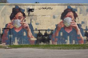 Graffiti Street Art woman cup