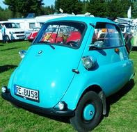 Bmw Isetta blue green grass