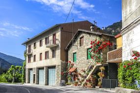 architecture of stone houses