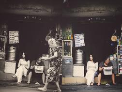 girls on vietnamese street