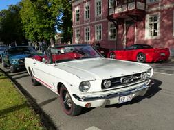 Car Mustang White
