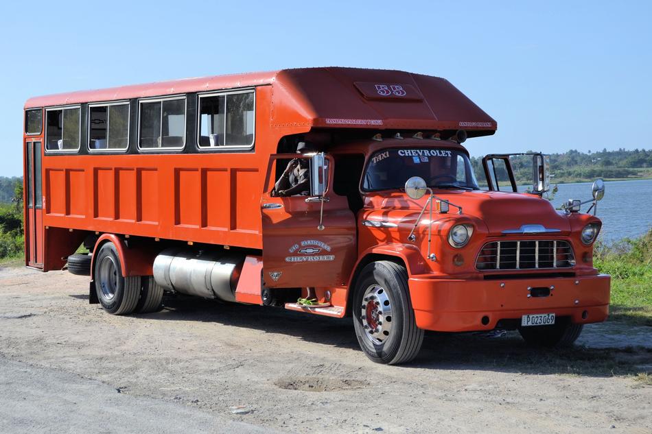 Cuba red bus