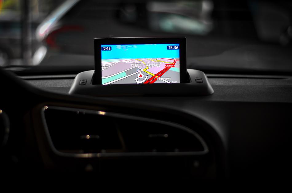Colorful navigation in the Peugeot car