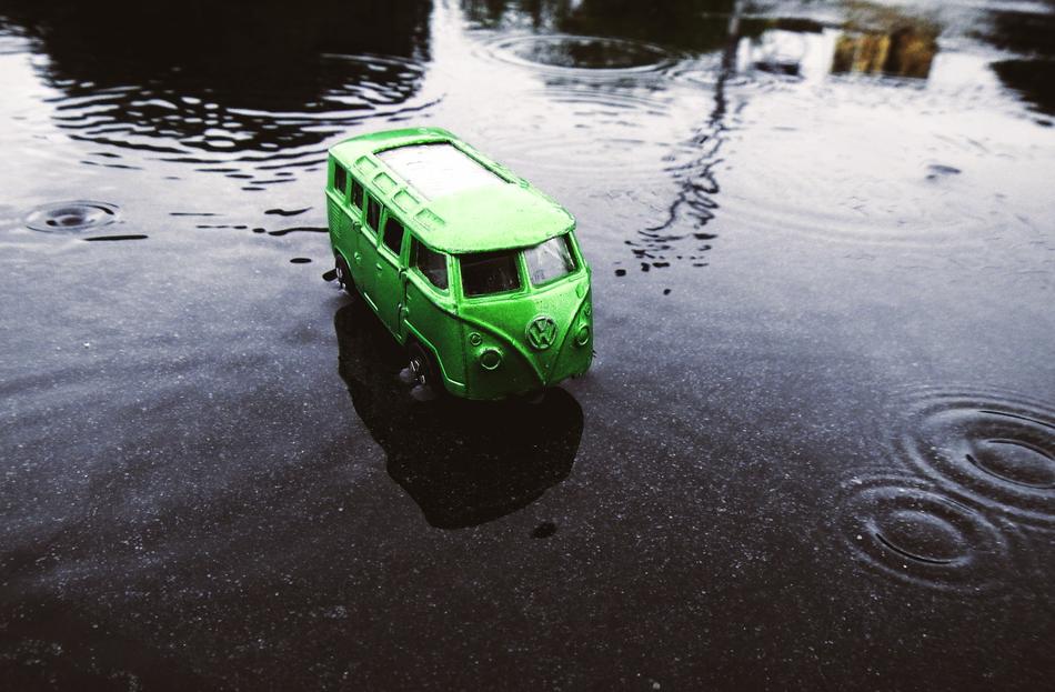 Green model of Van, on the water with circles