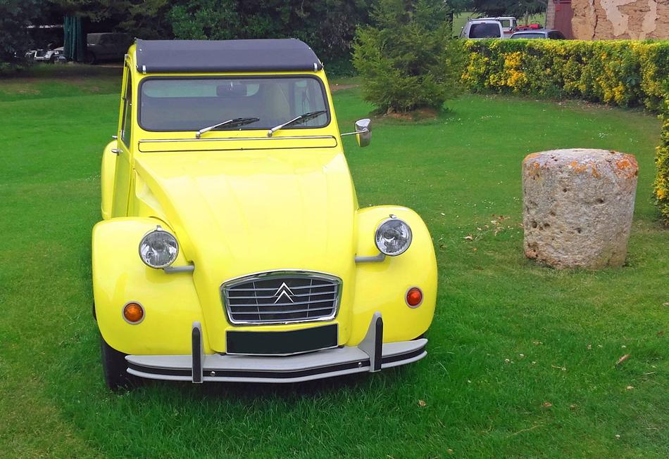 Old Car CitroÃ«n 2Cv Vehicle