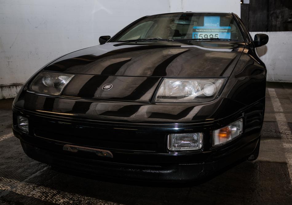 black Nissan 300Zx