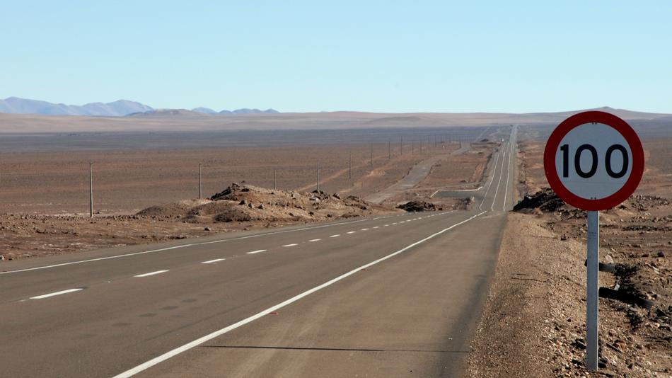 speed limit on the road in the chile desert