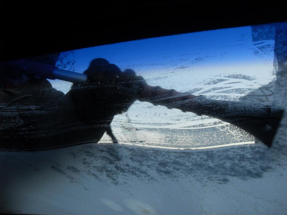 Windshield Cold Scratching