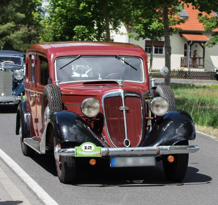 Wanderer, classic auto on street
