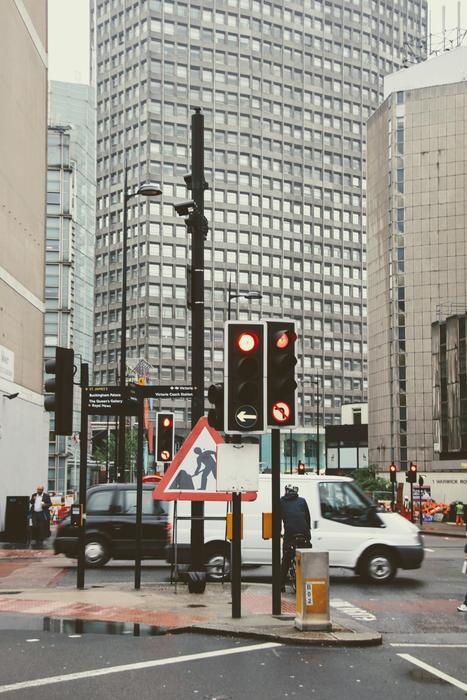 Road Crossing London Left Traffic