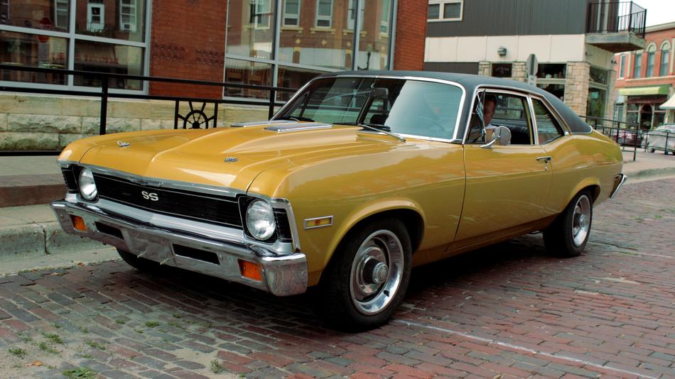 oldtimer Car Nova Town