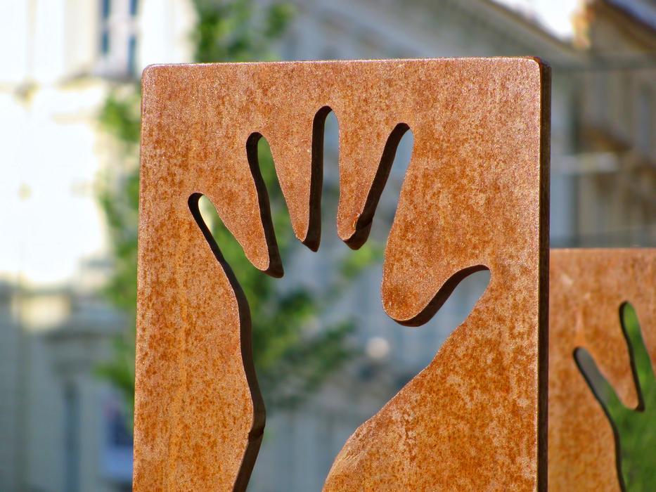 Hand Finder Street Art
