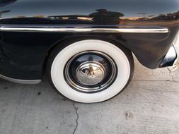 White Wheel Classic auto