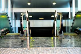 Metro Straits Entry
