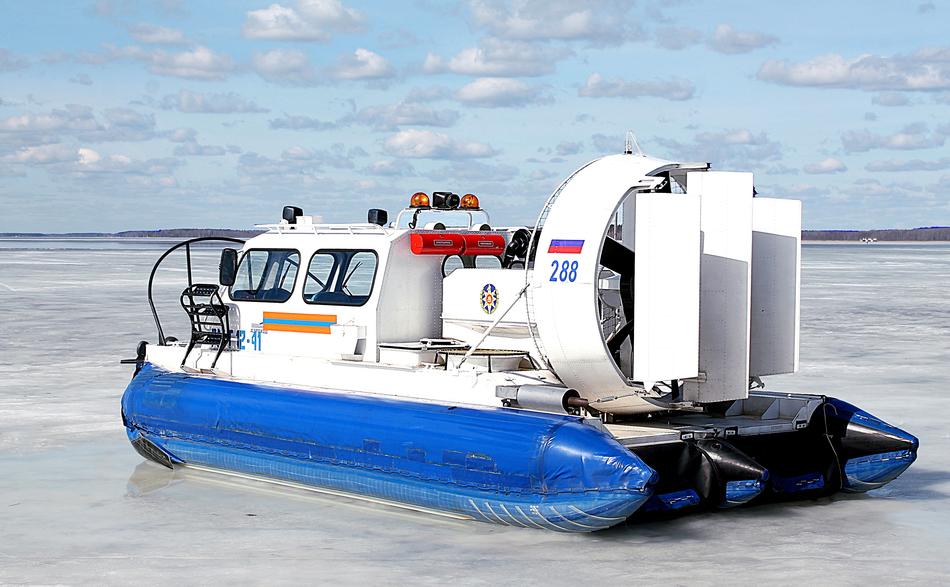 Hovercraft, ACV, amphibious craft on beach