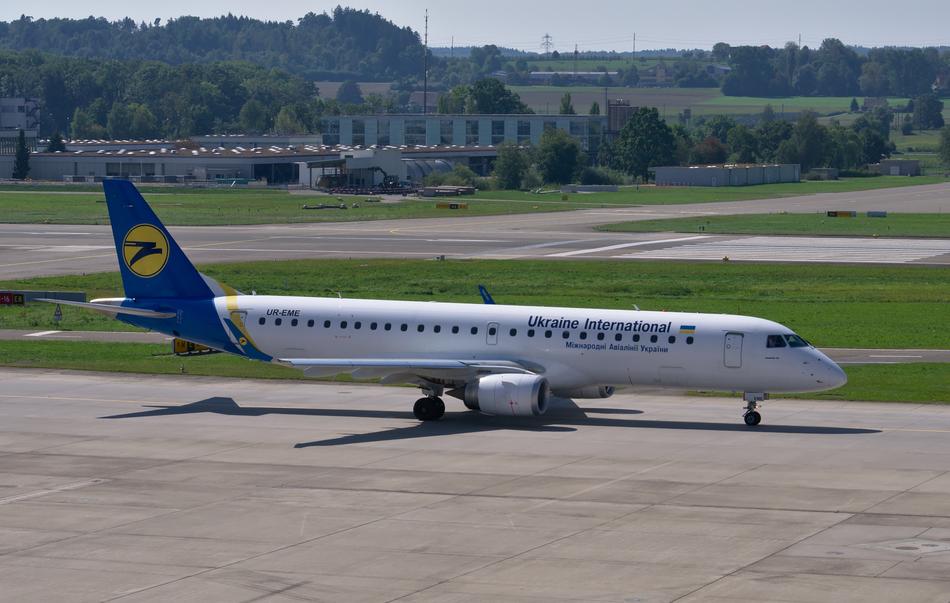 Embraer 190 Ukraine Airlines
