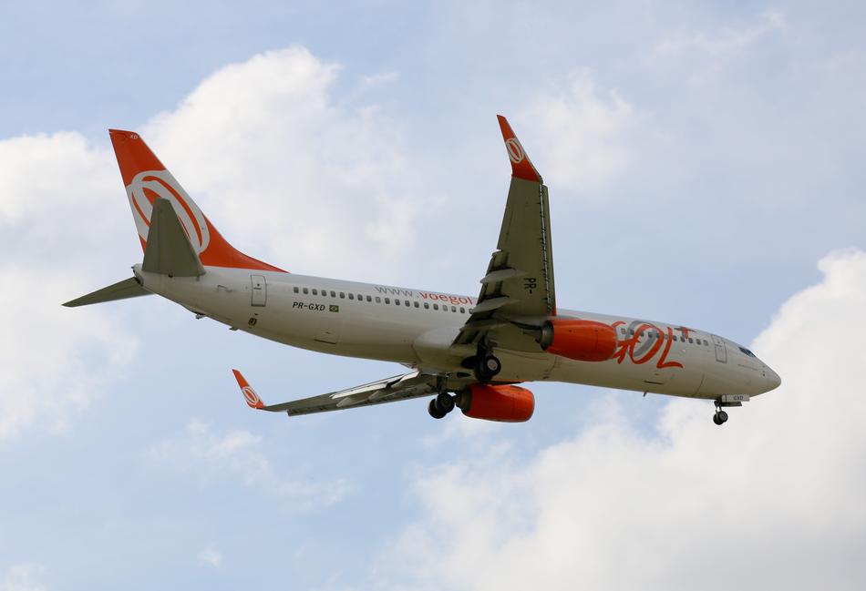 Plane Gool Flying