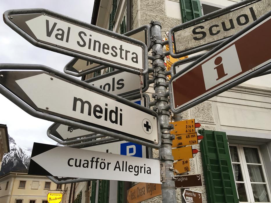 Romansh Street roadSigns