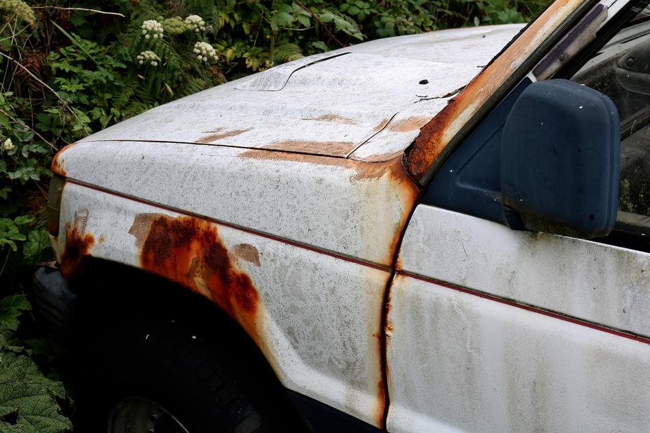 Wreck Auto Rusted