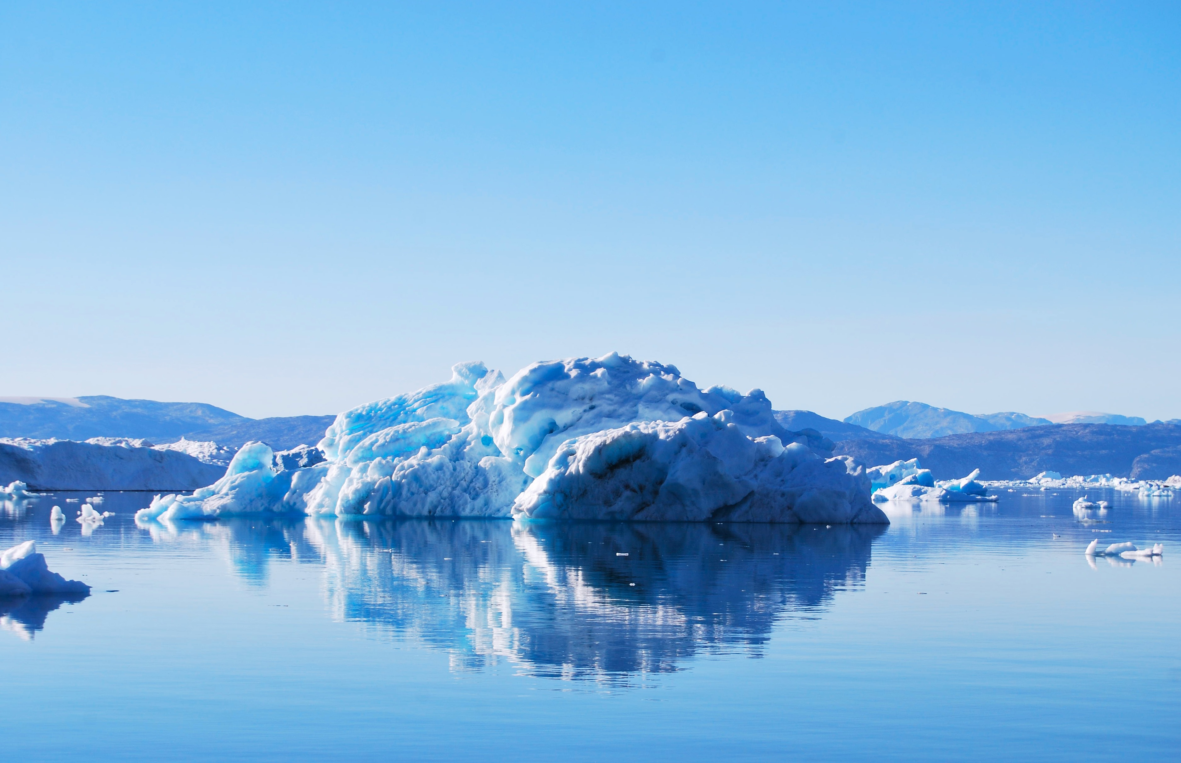 Гренландия осадки. Ледники Гренландии. Ледники Арктики. Ледники Гренландии фото. Таяние ледников Гренландии 2024.