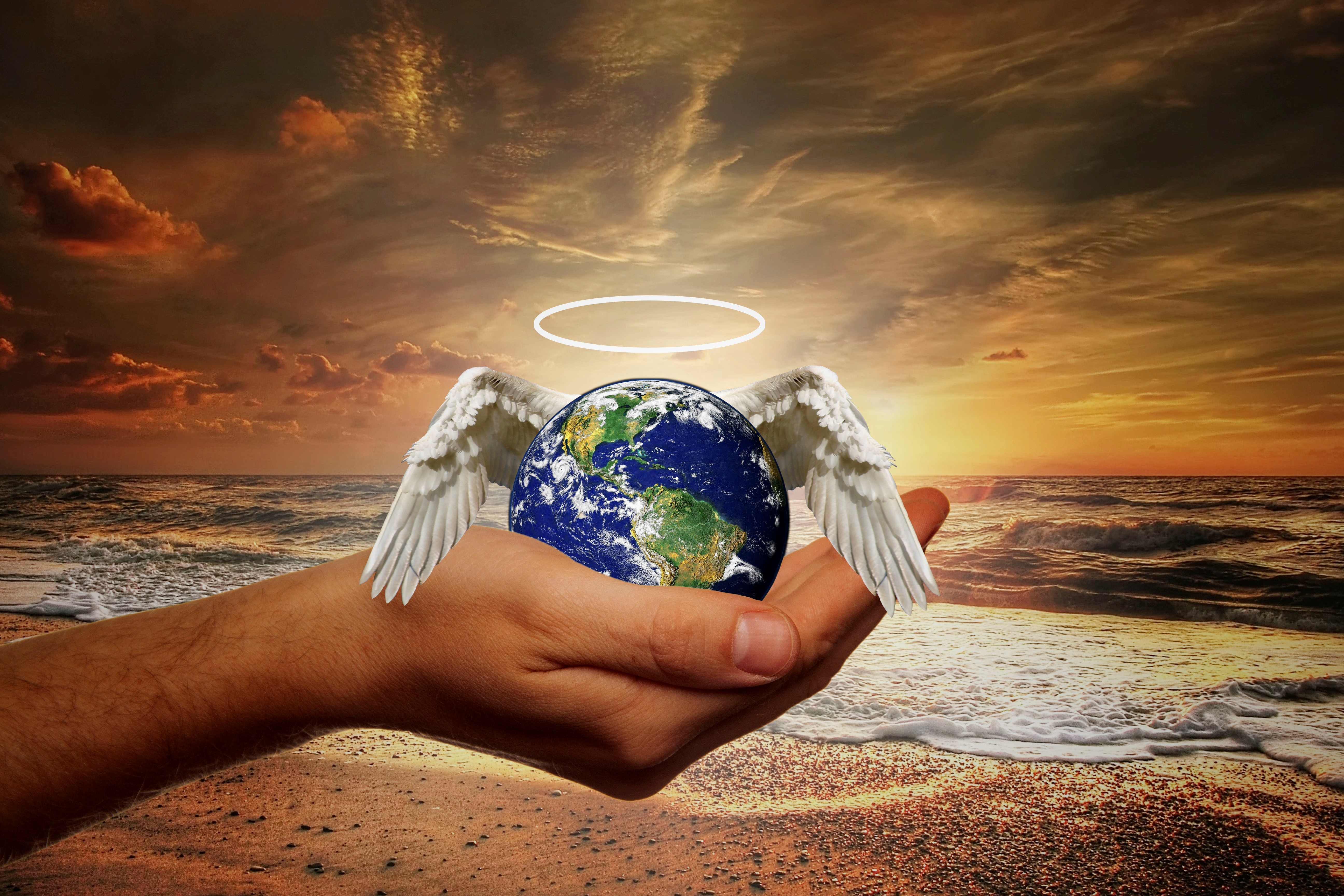 Всему человечеству мир будет. Ангелы и Планета земля. Ангел и Планета. День гармонии. Картинка мир во всем мире.