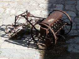 Tractor Old Companions