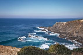 beautiful photo of the ocean coastline