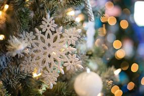 Snowflake Ornament white