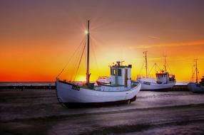 amazing Boats Sunset