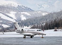 Aircraft Travel snow
