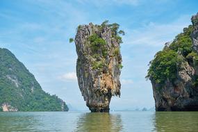 extraordinarily beautiful Island See