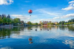 Disney Village, Park and lake