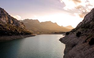 wonderful Lake Mountain Sunset