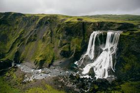 magnifice Waterfalls Cliff Iceland