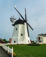 Windmill Garden House green grass