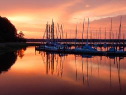 Marina Sunset red