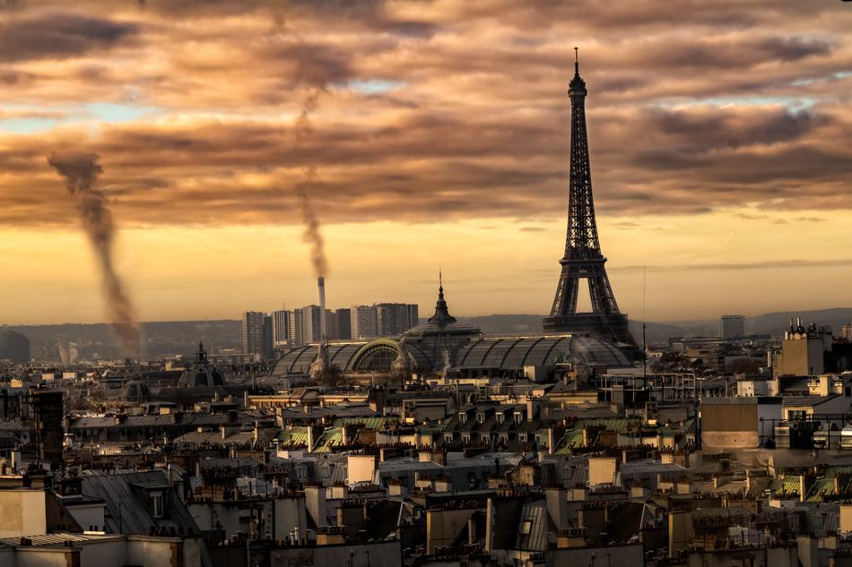 amazing Paris Eiffel Tower and smog