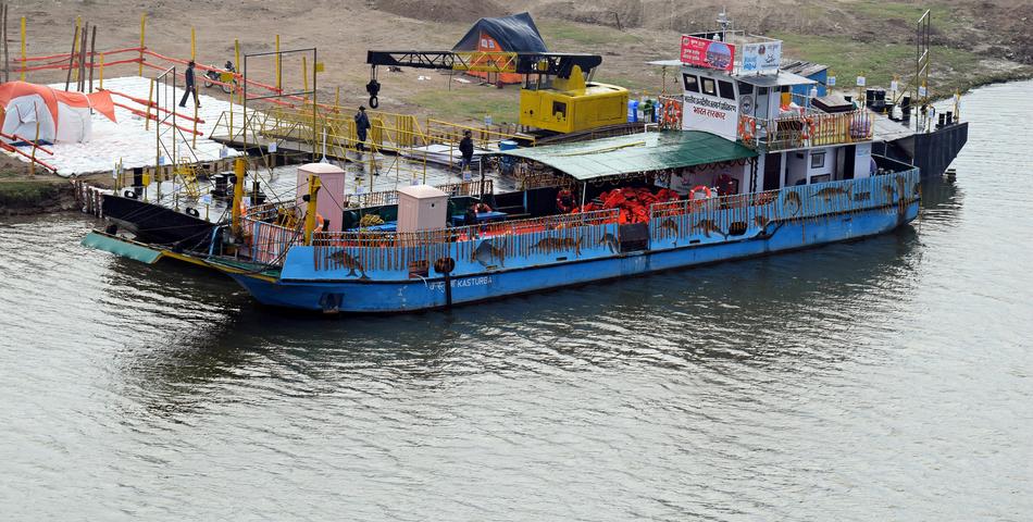 Steamer Water Ship