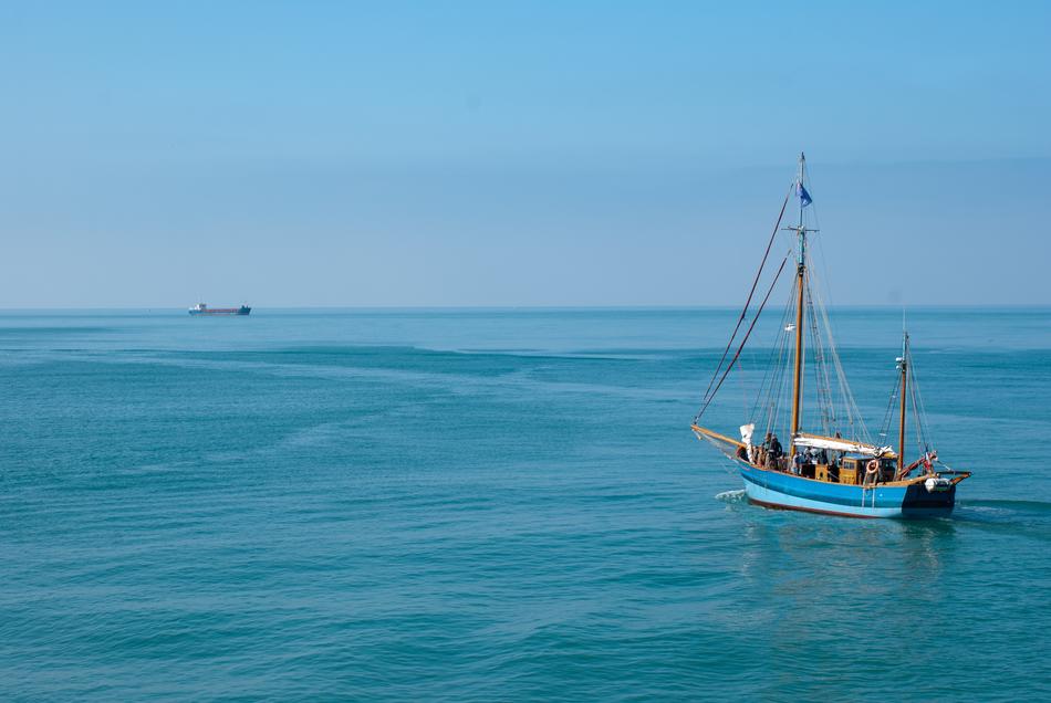 extraordinarily beautiful Sea Boat Blue