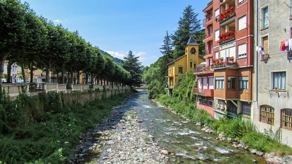 stream river city