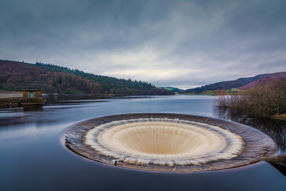 Reservoir Plug Hole