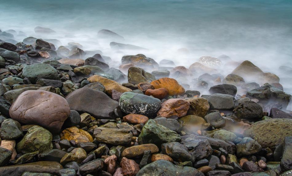 foam on Sea stones