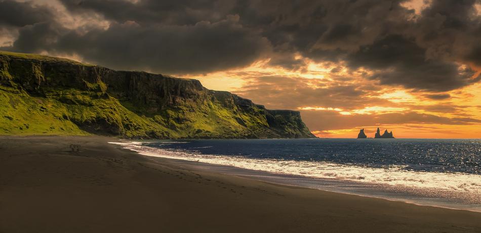 perfect Beach Black Dark