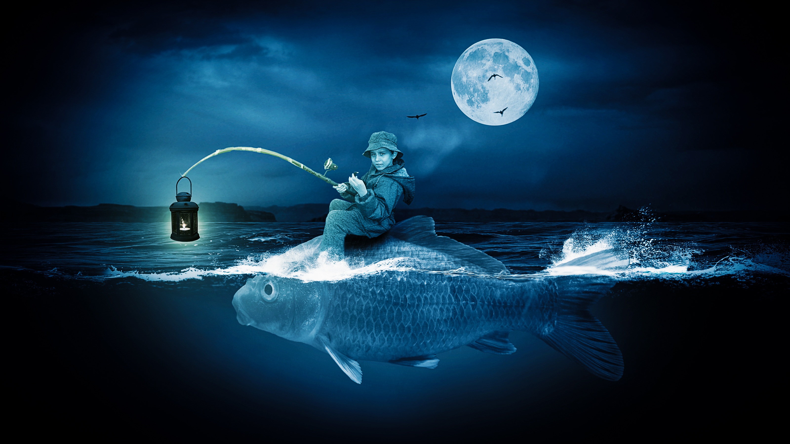 Рыба луна клюет. Рыбы и рыбалка. Рыбак с рыбой. Рыба большая. Обои рыбалка.